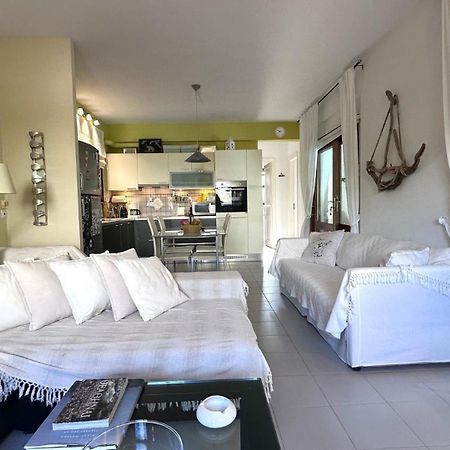 Villa Amy With A Pool In Porto Hydra By Goutos Properties Thermisía Buitenkant foto
